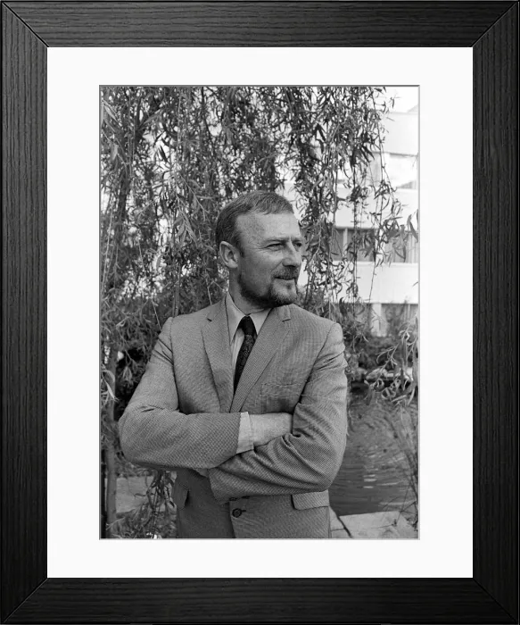 Framed Print : Actor Edward Woodward s. Circa 1972 Rev2791 Framed Print : Actor Edward Woodward s. Circa 1972 Rev2791