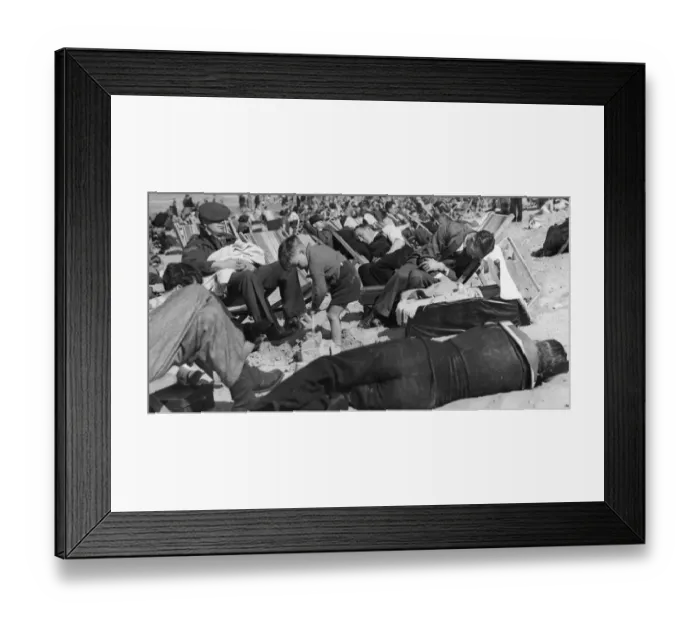 Framed Print : Lazy summer days. The midday sun sends holidaymakers to sleep on Margate Beach Framed Print : Lazy summer days. The midday sun sends holidaymakers to sleep on Margate Beach