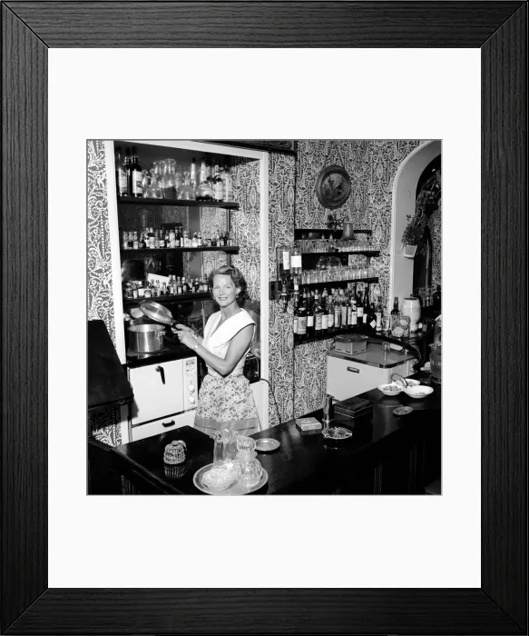 Framed Print : Occupation: Barmaid: Liz Allen. 1954 A173-002 Framed Print : Occupation: Barmaid: Liz Allen. 1954 A173-002