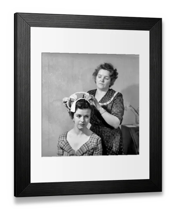 Framed Print : Mannequins modelling the 1956 spring  /  summer hat collection. April 1956