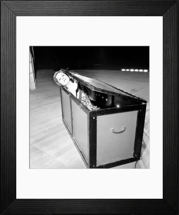 Framed Print : Woman escapologist Jill Fletcher. 1965 A1140-003 Framed Print : Woman escapologist Jill Fletcher. 1965 A1140-003