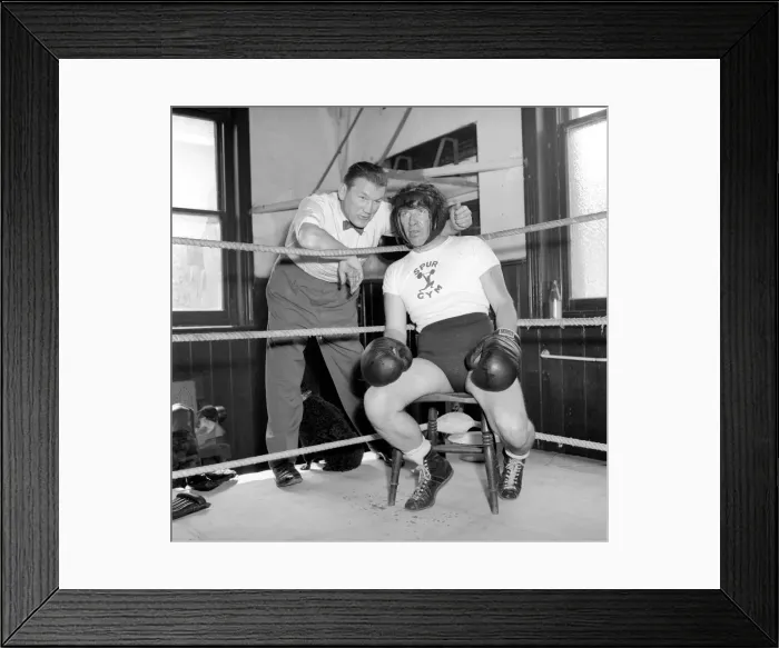 Framed Print : Boxer in training in a East London gym. 1954 A168b-002 Framed Print : Boxer in training in a East London gym. 1954 A168b-002
