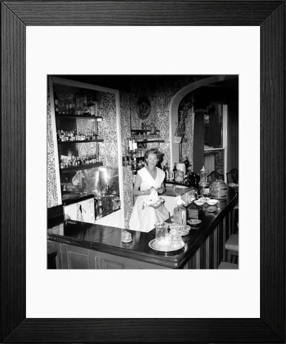 Framed Print : Occupation: Barmaid: Liz Allen. 1954 A173-001 Framed Print : Occupation: Barmaid: Liz Allen. 1954 A173-001