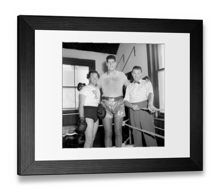 Framed Print : Boxer in training in a East London gym. 1954 A168b-004 Framed Print : Boxer in training in a East London gym. 1954 A168b-004