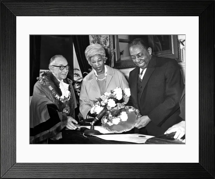 Framed Print : Sir Learie and Mrs Constantine with the mayor of Nelson Lancs