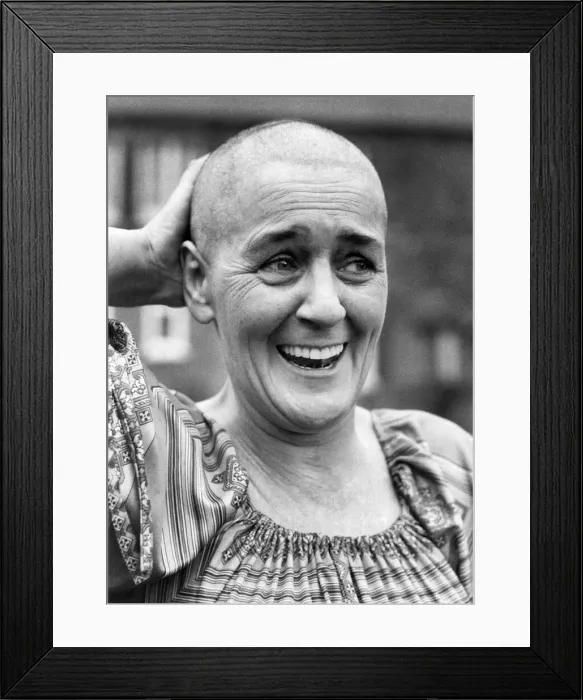 Framed Print : Bald Eagle Moira Morley. November 1980 P007927 Framed Print : Bald Eagle Moira Morley. November 1980 P007927