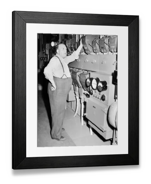 Framed Print : Workman: Man who turns on the pumps for the Trafalgar Square fountains. 1957 A88-003