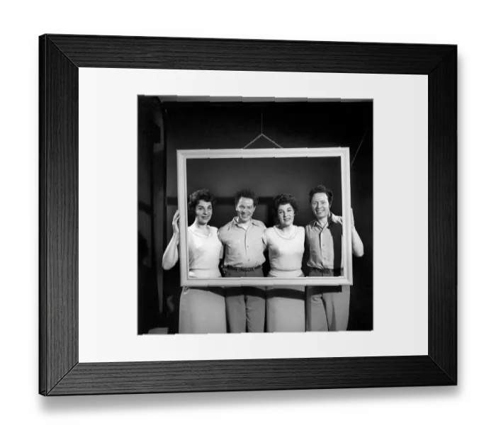 Framed Print : D. I. Y. : Putting your friends in the picture. 1959 A783-009 Framed Print : D. I. Y. : Putting your friends in the picture. 1959 A783-009