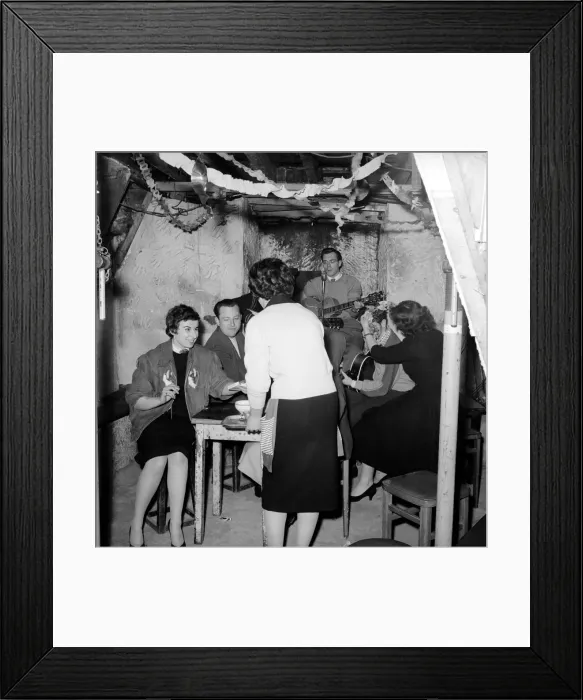 Framed Print : Night club: The Andalucia Cain del cafe. A757b