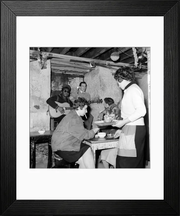 Framed Print : Night club: The Andalucia Cain del cafe. A757b-005
