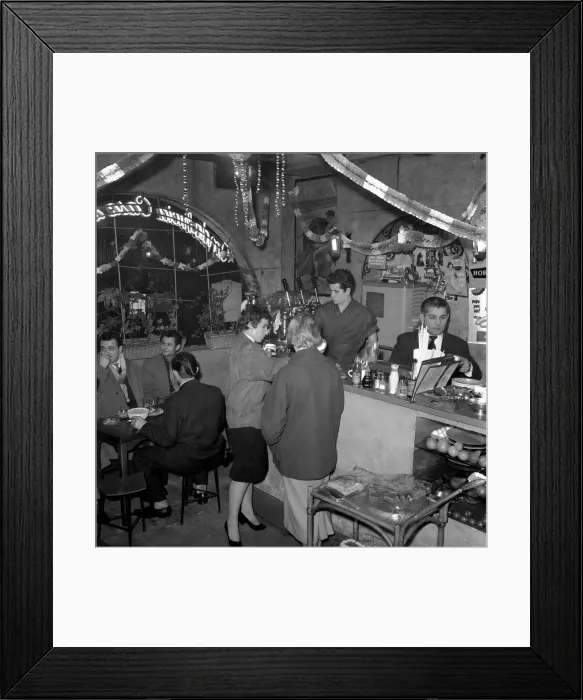 Framed Print : Night club: The Andalucia Cain del cafe. A757b-001