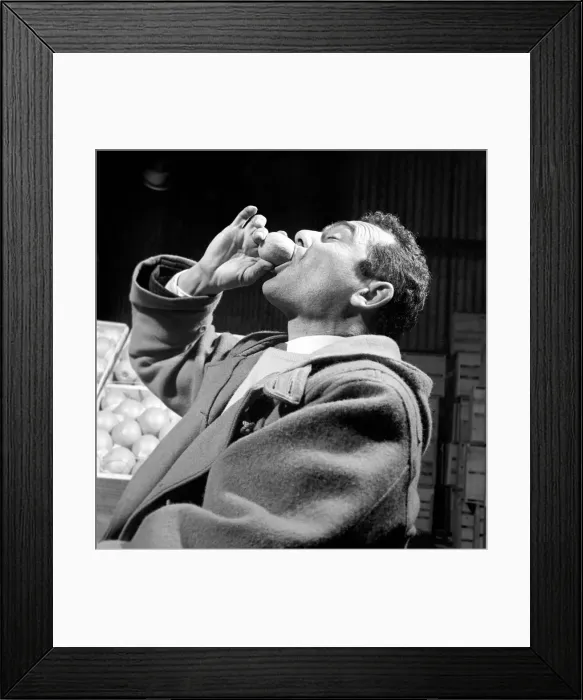 Framed Print : Food: Fruit: Oranges: Orange testers at Surrey Docks. March 1958 A658-010 Framed Print : Food: Fruit: Oranges: Orange testers at Surrey Docks. March 1958 A658-010