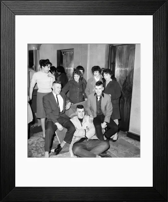 Framed Print : Fashion: Mens Hair Styles: The Delaware or Mohican hair cut. 1958 A766-001 Framed Print : Fashion: Mens Hair Styles: The Delaware or Mohican hair cut. 1958 A766-001