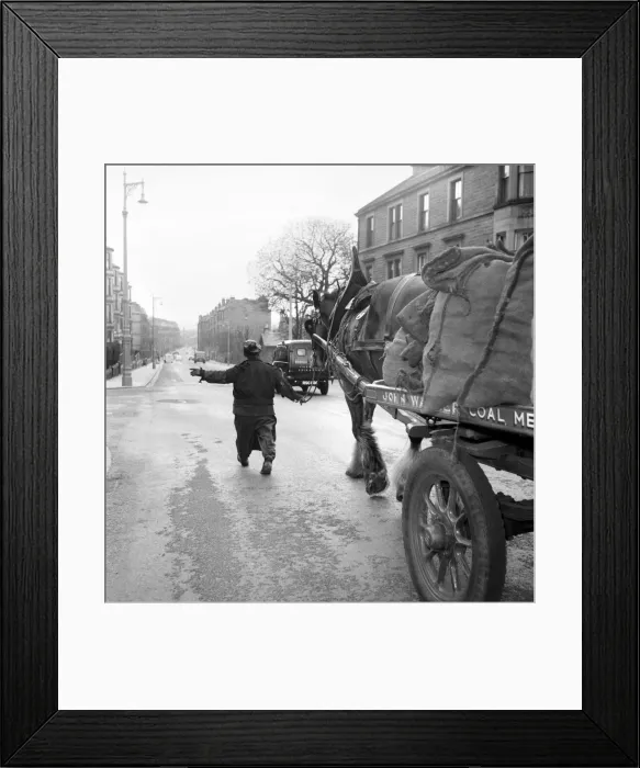 Framed Print : Coalman delivering coal. May 1958 A687-001