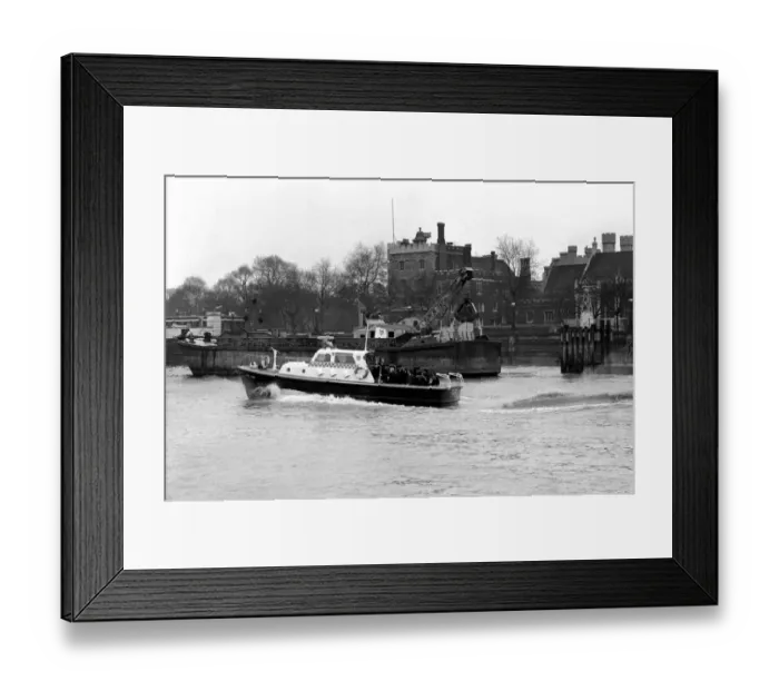 Framed Print : Londons New Fireboat: London Fire Brigade have taken delivery of a new fireboat Framed Print : Londons New Fireboat: London Fire Brigade have taken delivery of a new fireboat