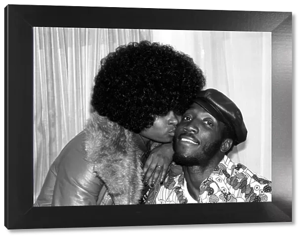 Boxer: Lonnie Bennett and wife Pat. March 1975 75-01354-004