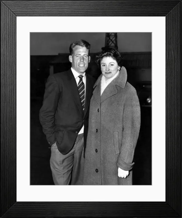 Framed Print : Olympic team returns home from Melbourne. Derek Ibbotson