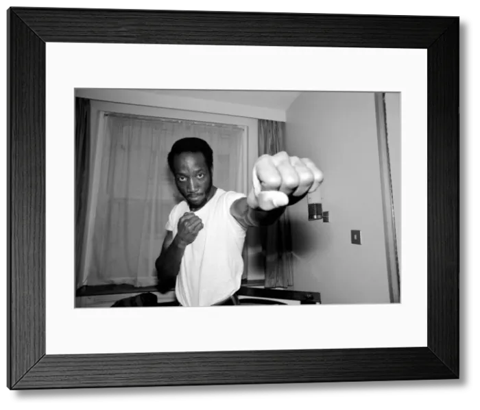 Framed Print : Boxer Lonnie Bennett. March 1975 75-01354-002 Framed Print : Boxer Lonnie Bennett. March 1975 75-01354-002