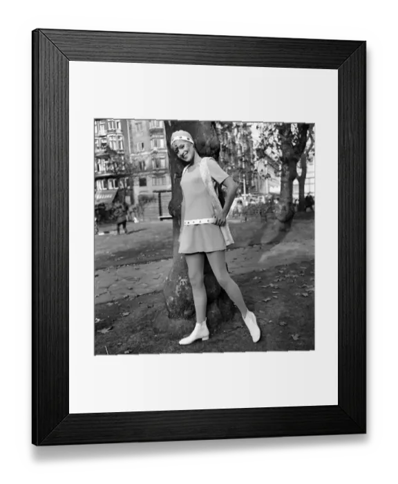 Framed Print : The Clothing Export Council of Great Britain announce the opening of London Fashion week Framed Print : The Clothing Export Council of Great Britain announce the opening of London Fashion week