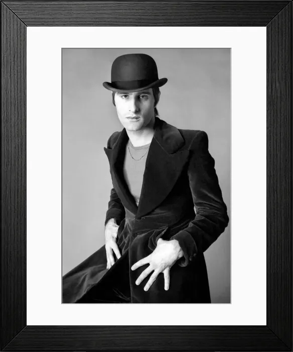 Framed Print : Steve Harley lead singer with the band Cockney Rebel March 1975 Framed Print : Steve Harley lead singer with the band Cockney Rebel March 1975