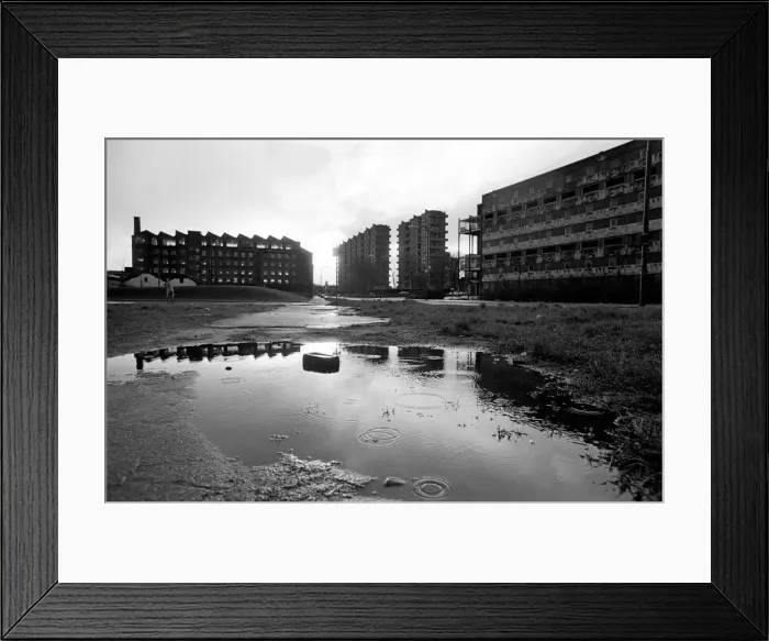 Framed Print : Glasgow: Architecture. General Scenes from the Gorbals were few of the old tenement