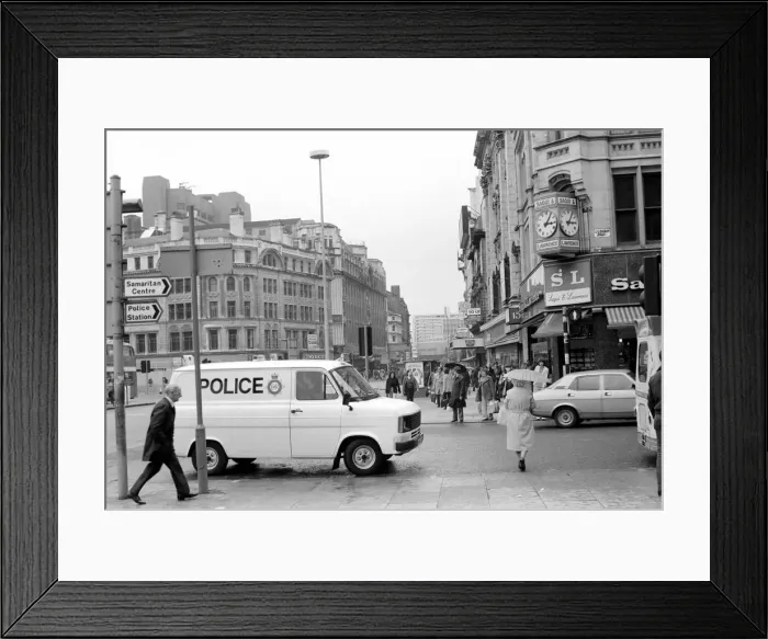 Framed Print : Manchester: Manchesters Piccadilly / Market Street area busy with shoppers before Framed Print : Manchester: Manchesters Piccadilly / Market Street area busy with shoppers before