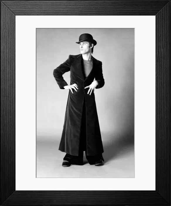 Framed Print : Steve Harley lead singer with the band Cockney Rebel March 1975 75-01206-008