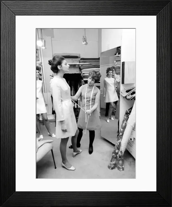Framed Print : Fashion: Clothing: Designer in chief, at Susan Small in Wells Street, W. 1 Framed Print : Fashion: Clothing: Designer in chief, at Susan Small in Wells Street, W. 1