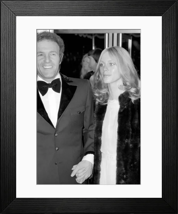 Framed Print : Royalty: Entertainment: Film. H. R. H. The Queen at Royal Premiere Funny Lady Framed Print : Royalty: Entertainment: Film. H. R. H. The Queen at Royal Premiere Funny Lady