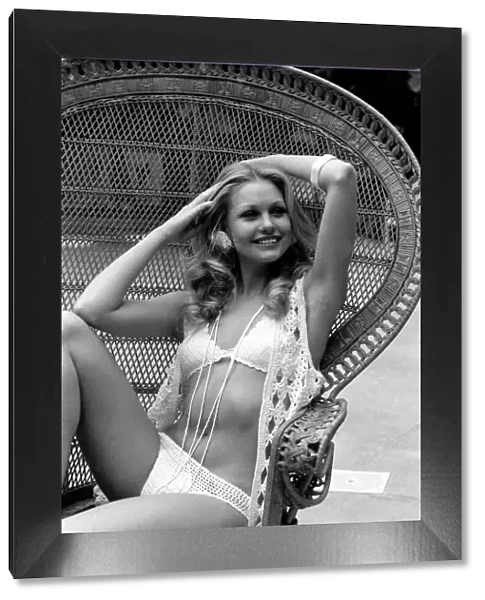 Fashion: Miss South Africa (Miss World). Annaline Kriel. March 1975 75-01350-025