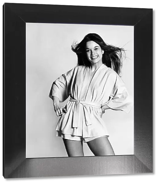 Singer  /  Model: Diane Solomon. March 1975 75-01367-005