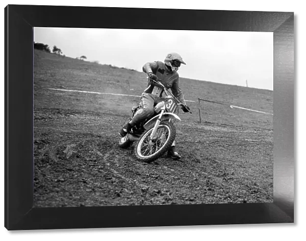 Motorsport  /  Children  /  Motorbike: Schoolboys Scramble. March 1975 75-01212-004
