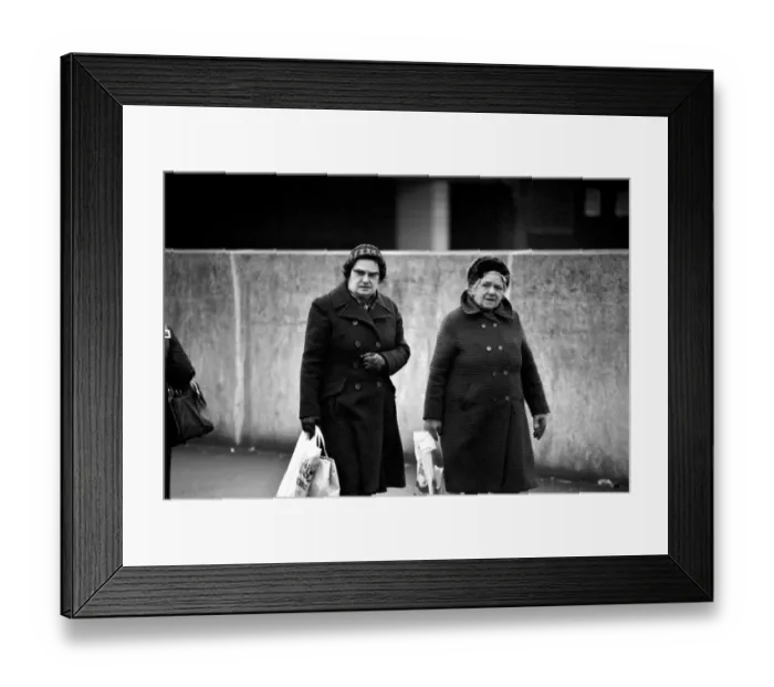 Framed Print : Pensioners: The elderly of Birmingham out and about shopping. March 1981 PM 81-01149-002 Framed Print : Pensioners: The elderly of Birmingham out and about shopping. March 1981 PM 81-01149-002