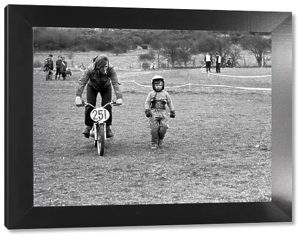 Motorsport  /  Children  /  Motorbike: Schoolboys Scramble. March 1975 75-01212-021