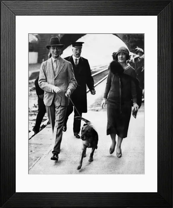 Framed Print : The Duke and Duchess of York in Scotland 1926 for shooting season arrive Framed Print : The Duke and Duchess of York in Scotland 1926 for shooting season arrive
