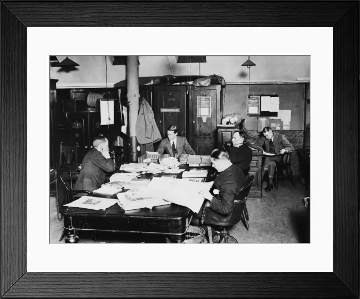 Framed Print : Daily Mirror News Room in Bouverie Street circa 1920. Left to Right William Rider Framed Print : Daily Mirror News Room in Bouverie Street circa 1920. Left to Right William Rider