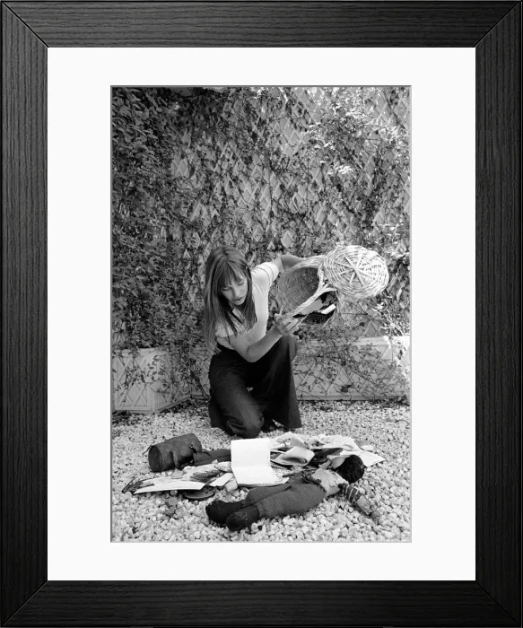 Framed Print : Actress: Jane Birkin shopping in Paris. June 1970 70-6820-018 Framed Print : Actress: Jane Birkin shopping in Paris. June 1970 70-6820-018