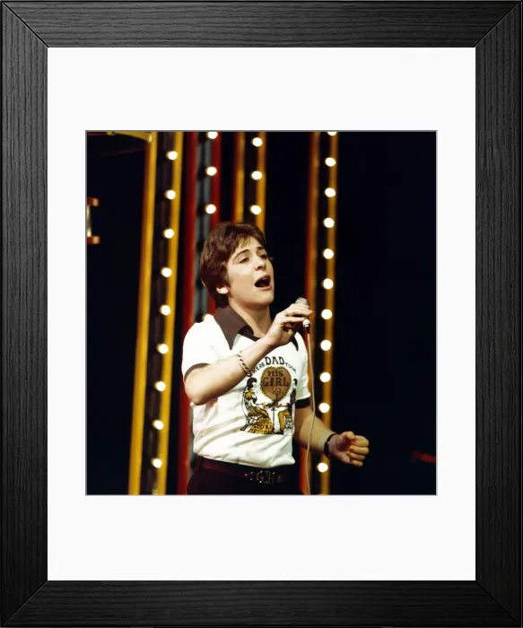 Framed Print : Neil Reid seen here in rehearsals for Top of the Pops at BBC Framed Print : Neil Reid seen here in rehearsals for Top of the Pops at BBC