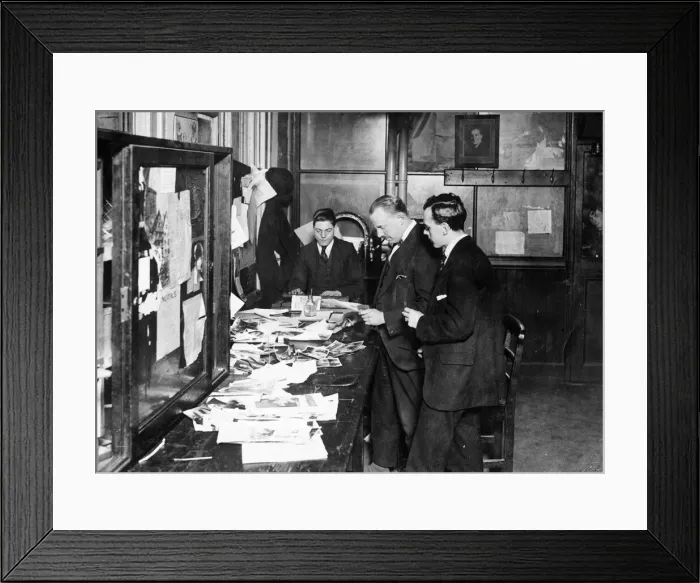 Framed Print : The Daily Mirror Art Bench journalists seen here at work in Bouverie Street offices Framed Print : The Daily Mirror Art Bench journalists seen here at work in Bouverie Street offices
