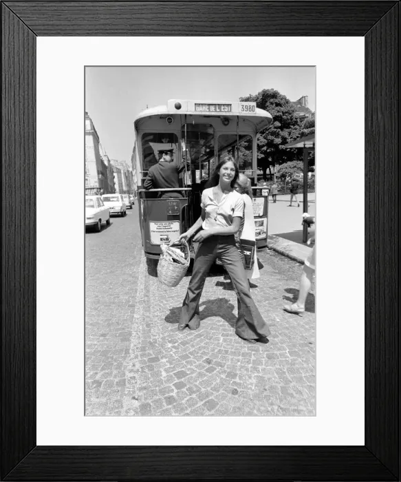 Framed Print : Actress: Jane Birkin shopping in Paris. June 1970 70-6820-001