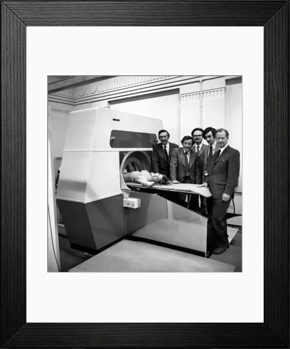 Framed Print : Model Gillian Duxbury in the E. M. I. X-Ray scanner with the team from L / R Godfrey Framed Print : Model Gillian Duxbury in the E. M. I. X-Ray scanner with the team from L / R Godfrey