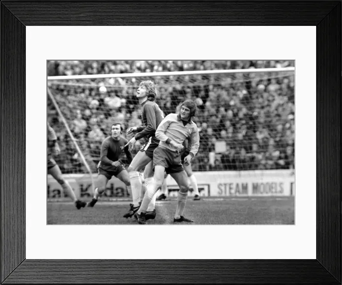 Framed Print : Chelsea (0) v. Ipswich (0). March 1975 75-1713-020