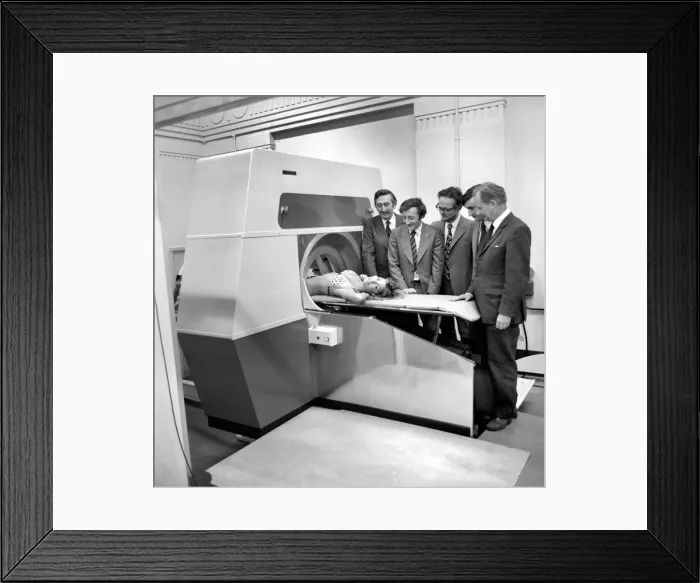 Framed Print : Model Gillian Duxbury in the E. M. I. X-Ray scanner with the team from L / R Godfrey Framed Print : Model Gillian Duxbury in the E. M. I. X-Ray scanner with the team from L / R Godfrey