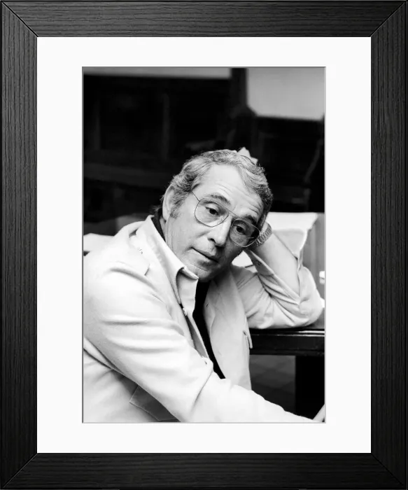 Framed Print : Singer Perry Como. April 1975 75-1722