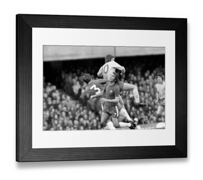 Framed Print : Chelsea (0) v. Ipswich (0). March 1975 75-1713-035