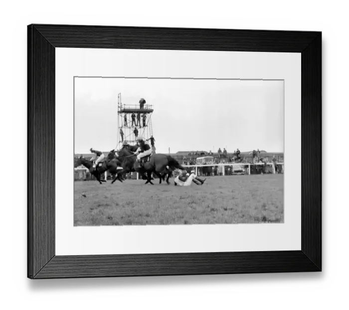Framed Print : The Grand National at Aintree: Red Rum narrowly miss Jockey A Framed Print : The Grand National at Aintree: Red Rum narrowly miss Jockey A
