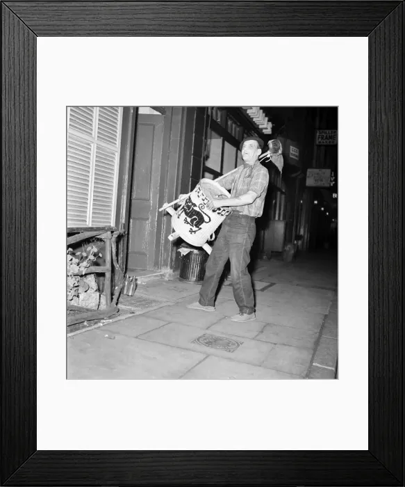 Framed Print : Skiffle group belived to be called the Black Cat seen here setting up in a pub before a