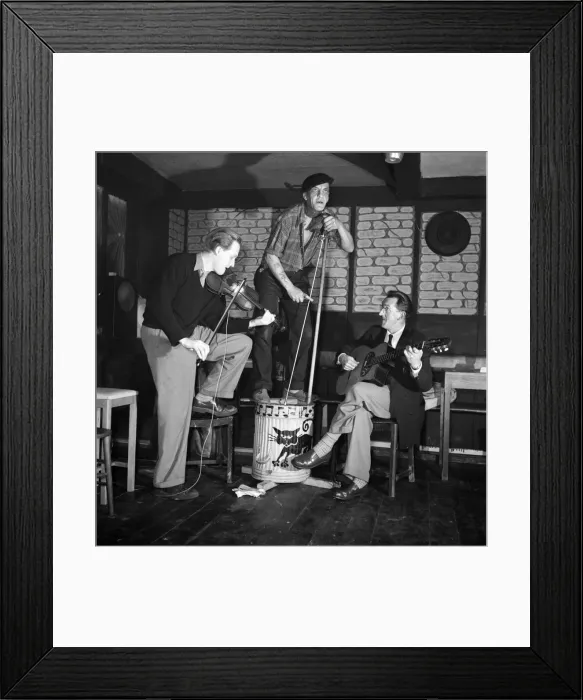 Framed Print : Skiffle group belived to be called the Black Cat seen here performing in a pub Framed Print : Skiffle group belived to be called the Black Cat seen here performing in a pub