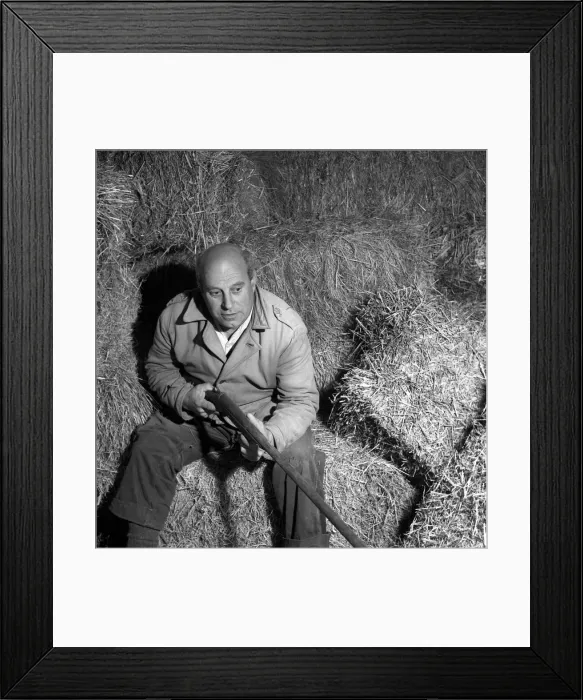 Framed Print : Man with Shotgun: Gerald Hall marksman seen here track down the Godalming Puma
