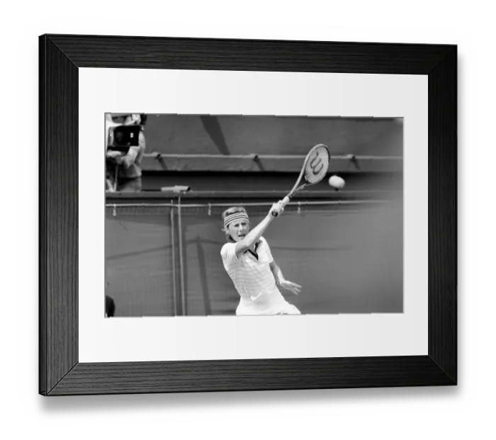 Framed Print : Wimbledon 80, 3rd Day. Comre Court. Virginia Wade v. I. Maoruga. I